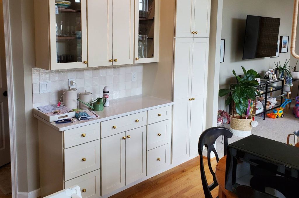 white modern bar cabinet design for home